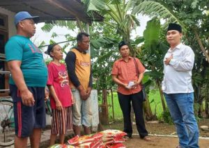 Gus Barra Kunjungi Dan Bantu Warga Terdampak Angin Puting Beliung