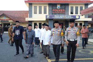 Semarakkan Ramadan, Forkopimda Kota Mojokerto Kompak Bagi Takjil