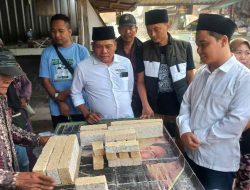 Blusukan Ke Pasar Tangunan,  Paslon Mubarok Bawa Berkah Bagi Pedagang Dan Pengunjung 