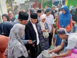 Tebar Keberkahan Di Pasar Dinoyo, Kiai Asep Borong Dagangan, Penjual Dan Warga Senang 