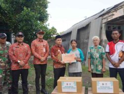 Pemkab Mojokerto Salurkan Bantuan untuk Warga Terdampak Angin Ribut, Bupati Gus Barra Tinjau Langsung Lokasi