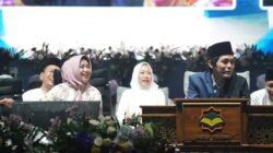 TBM Mojokerto Disesaki Jamaah, Dzikir Akhir Tahun Bersama Gus Iqdam Berlangsung Khidmat