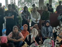 Diguyur Hujan, Warga Kompak Ikuti Kegiatan Khotmil Qur’an dan Ruwah Dusun Di kompleks makam leluhur – Mbah Sentono