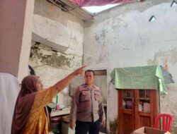 Polsek dan Koramil Sooko Gelar Bhakti Sosial Tangani Dampak Puting Beliung di Sambirejo – Wringinrejo