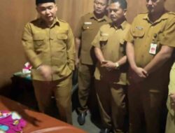 Respons Aduan Medsos, Bupati Mojokerto Tinjau Kondisi Lansia Sakit di Pacet