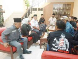 Puluhan Ketua LSM Datangi DPRD Mojokerto, Tuntut Kepastian Paripurna Pemindahan Ibu Kota ke Mojosari