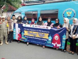 BNN Kota Mojokerto Gandeng PWI Mojokerto Raya Berbagi Takjil dan Kampanyekan Gerakan Anti Narkoba