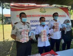 Kejari Mojokerto Hancurkan Barang Bukti Perkara Inkracht, Uang Palsu Ratusan Juta Ikut Dimusnahkan
