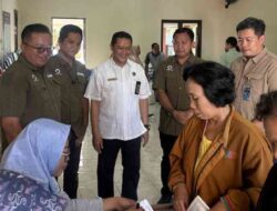 Pastikan Tepat Sasaran, BULOG Jatim Tinjau Penyaluran Bantuan Beras di Mojokerto