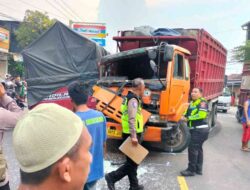 Kecelakaan Berantai di Bangsal Mojokerto, Empat Korban Dilarikan ke Rumah Sakit