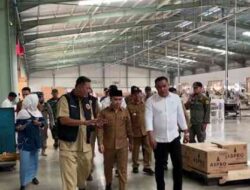 Bupati Gus Barra Didampingi Kadisperindag Tinjau Pabrik Rokok, Dorong Industri Hasil Tembakau Taat Aturan dan Serap Tenaga Kerja