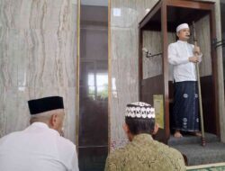 Khutbah Jumat di Masjid Al – Amanah Mojosulur, Gus Afif Jelaskan Al Qur’an Sebagai  Pedoman Hidup